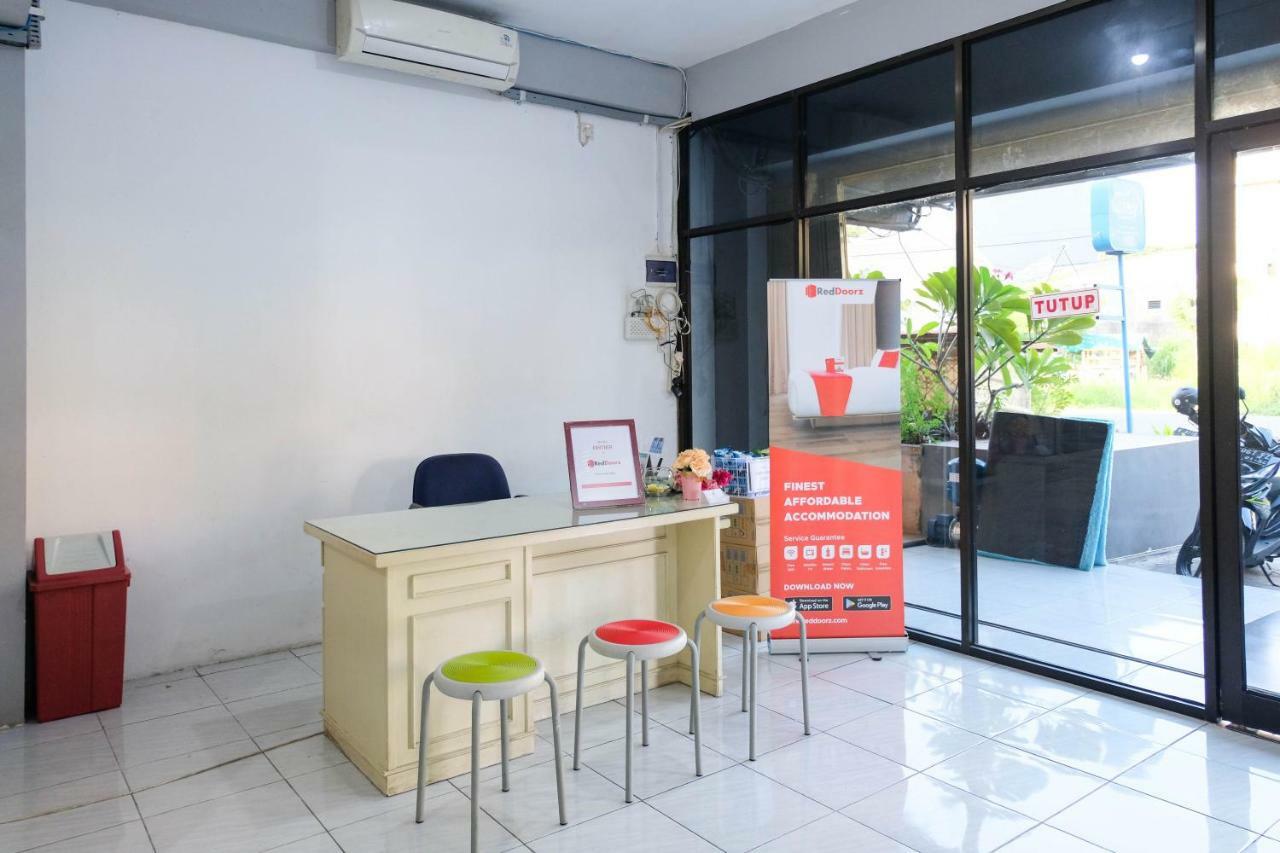 Reddoorz Near Ahmad Yani Airport 3 Hotel Semarang Buitenkant foto